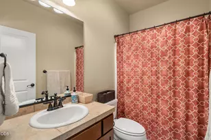 711 Isherwood Dr, Central Point, OR 97502 - Photo 30