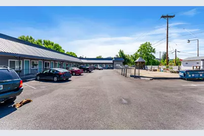 [Address not provided], Grants Pass, OR 97526 - Photo 4