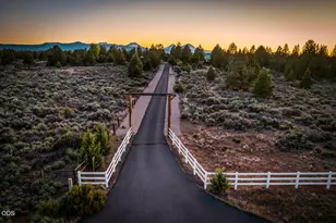 64629 Horseman Ln, Bend, OR 97703 - Photo 2