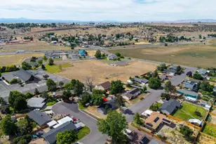 730 NE Lakeside Dr, Madras, OR 97741 - Photo 44