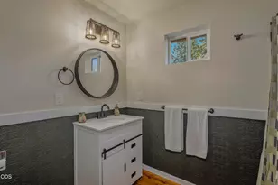 2564 Old Military Rd, Central Point, OR 97502 - Photo 48