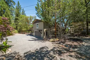 2564 Old Military Rd, Central Point, OR 97502 - Photo 38