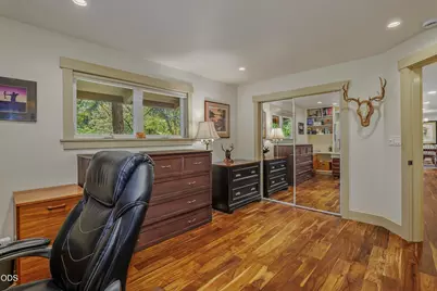 2564 Old Military Road, Central Point, OR 97502 - Photo 28