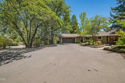 2564 Old Military Road, Central Point, OR 97502 - Photo 36