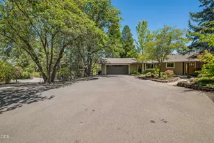 2564 Old Military Rd, Central Point, OR 97502 - Photo 36