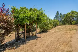 2564 Old Military Rd, Central Point, OR 97502 - Photo 62