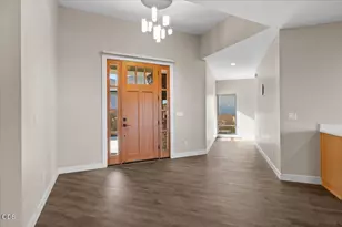 3303 Sky Wy, Medford, OR 97504 - Photo 6