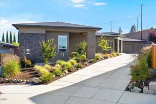3303 Sky Wy, Medford, OR 97504 - Photo 2