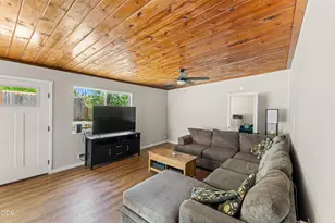 703 NE 10th St, Grants Pass, OR 97526 - Photo 12