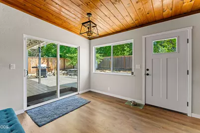 703 NE 10th Street, Grants Pass, OR 97526 - Photo 12