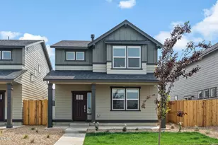 3366 NW 7th St, Redmond, OR 97756 - Photo 1
