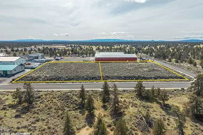 2200 SW Deerhound Avenue, Redmond, OR 97756 - Photo 2