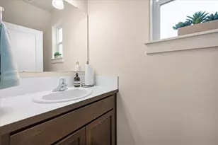 21440 Livingston Dr, Bend, OR 97701 - Photo 6