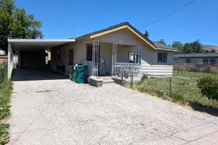 2241 Wantland Ave, Klamath Falls, OR 97601 - Photo 2