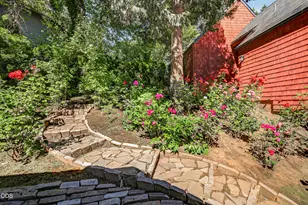 443 Conestoga Dr, Jacksonville, OR 97530 - Photo 44