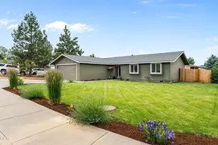 833 NW Maple Ct, Redmond, OR 97756 - Photo 2
