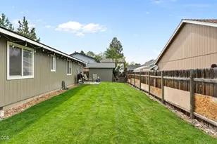 833 NW Maple Ct, Redmond, OR 97756 - Photo 24