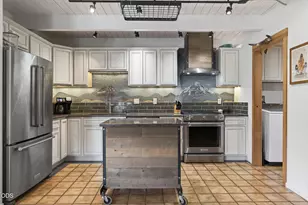 66928 Sagebrush Ln, Bend, OR 97703 - Photo 14