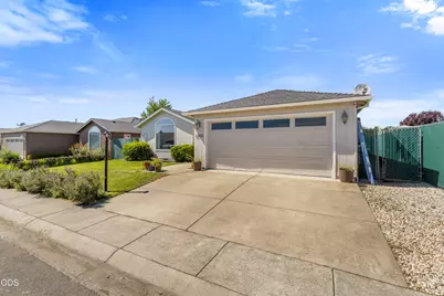 2343 New Haven Drive, Central Point, OR 97502 - Photo 1