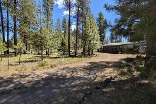 16985 Whittier Dr, Bend, OR 97707 - Photo 2