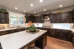 2533 NW Pine Terrace Dr, Bend, OR 97703 - Photo 10