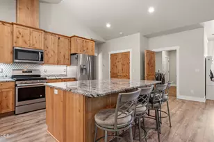125 McKenzie Ridge Rd, Grants Pass, OR 97526 - Photo 10