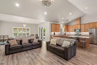 125 McKenzie Ridge Road, Grants Pass, OR 97526 - Photo 4