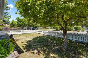 533 NW D St, Grants Pass, OR 97526 - Photo 4