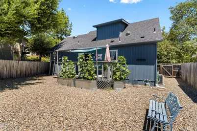 533 NW D Street, Grants Pass, OR 97526 - Photo 8