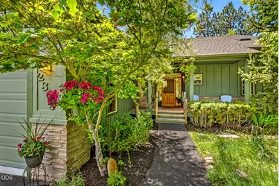 2309 NW Eastes Street, Bend, OR 97703 - Photo 2