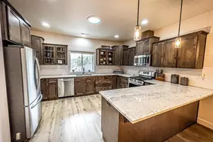 250 Oak Knl, Jacksonville, OR 97530 - Photo 6