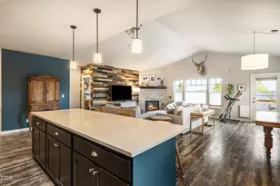 2788 SW 34th St, Redmond, OR 97756 - Photo 2