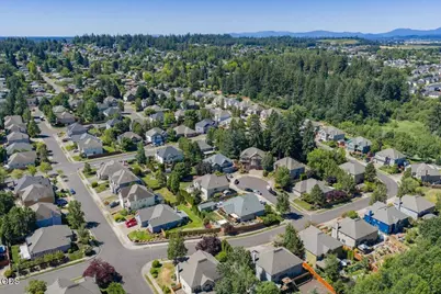 2448 NW Violet Avenue, Albany, OR 97321 - Photo 2