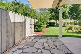 3727 Sidney Way, Medford, OR 97504 - Photo 48