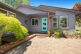 2849 NE Lotno Dr, Bend, OR 97701 - Photo 2