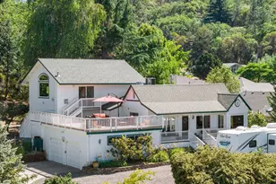 1043 Thelma Way, Grants Pass, OR 97527 - Photo 1