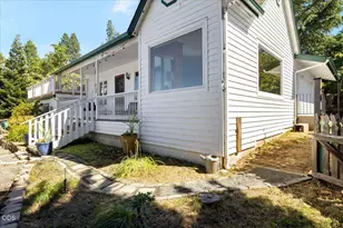 1043 Thelma Way, Grants Pass, OR 97527 - Photo 4