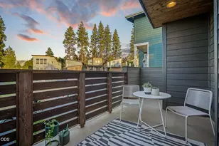 61579 SW Riverwalk Ln, Bend, OR 97702 - Photo 16