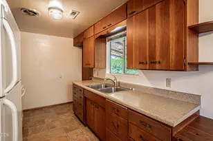 450 Grand Ave, Central Point, OR 97502 - Photo 8