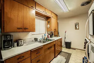 450 Grand Ave, Central Point, OR 97502 - Photo 14