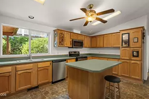 5648 Foothill Blvd, Grants Pass, OR 97526 - Photo 12