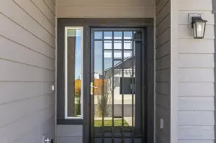 1734 NW Varnish Ave, Redmond, OR 97756 - Photo 4