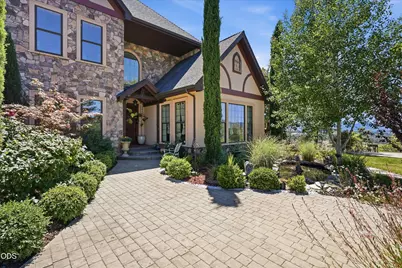 15202 Richards Way, Eagle Point, OR 97524 - Photo 10