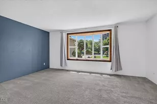 416 Piccadilly Cir, Medford, OR 97504 - Photo 4