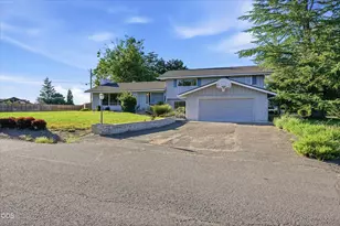 242 Yale Dr, Medford, OR 97504 - Photo 44