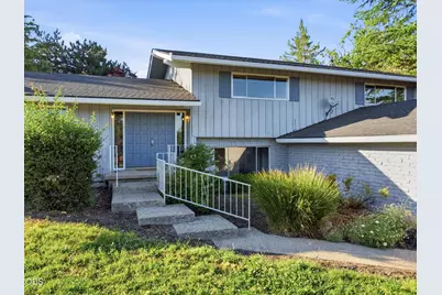 242 Yale Drive, Medford, OR 97504 - Photo 2