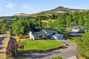 242 Yale Dr, Medford, OR 97504 - Photo 48