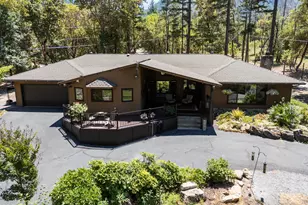 6589 Whispering Pines Ln, Jacksonville, OR 97530 - Photo 2