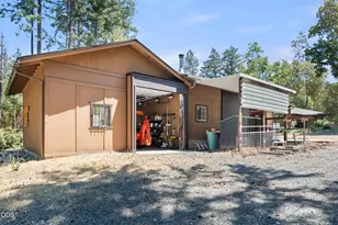 6589 Whispering Pines Ln, Jacksonville, OR 97530 - Photo 50