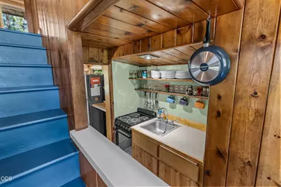 26104 SW Pine Drive, Camp Sherman, OR 97730 - Photo 16
